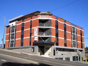 b) Noahlodge-Sydney.jpg