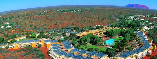 zm) AyersRockResort.jpg
