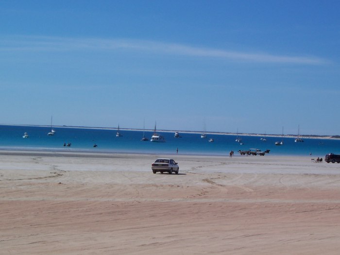 zh) NotAllowedOnCalifornianBeaches.jpg