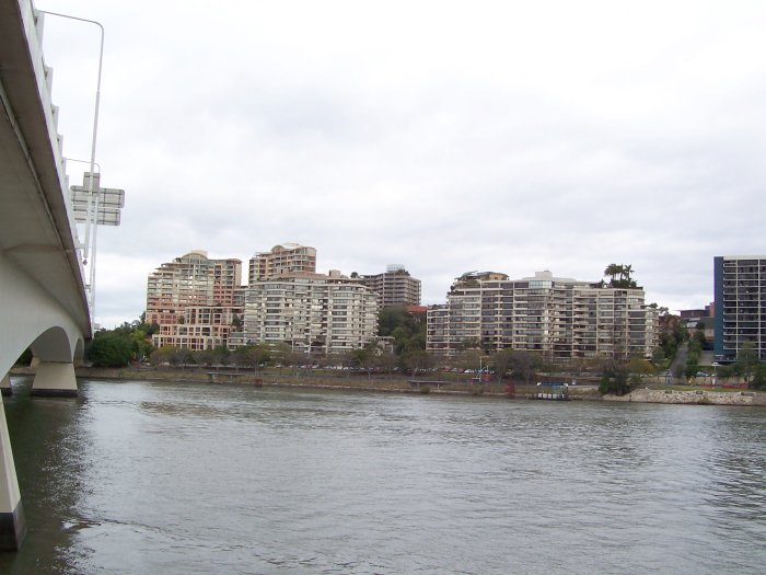 zg) SouthBank-AccrossRiver.jpg