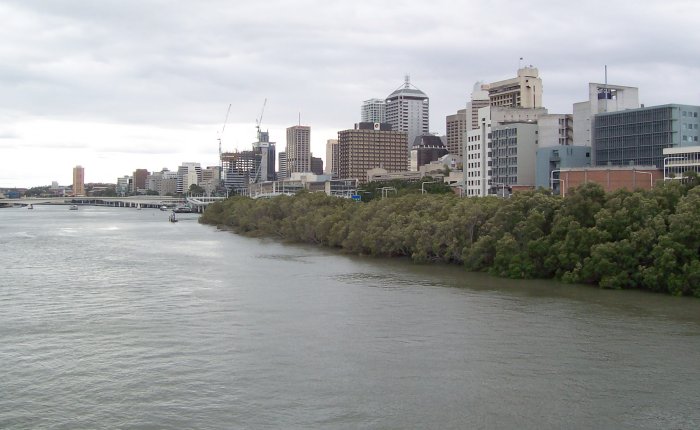 zq) VictoriaBridge-DownTown.jpg