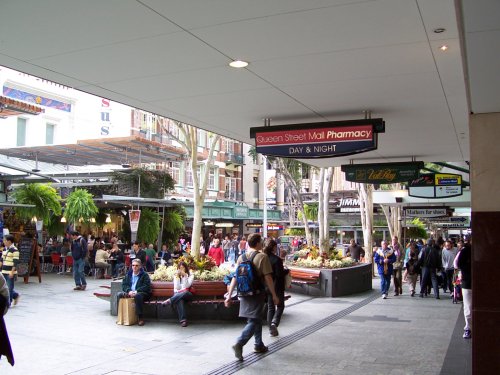 zu) Back@QueenStreetMall.jpg
